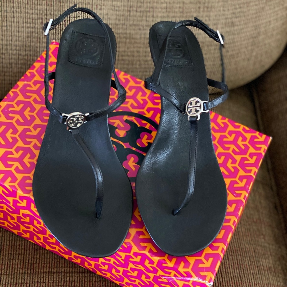 Tory Burch Kitten Heel Thong sandals
